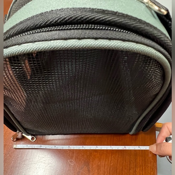 Pet carrier bag breathable two sizes available 1 per order  NWT - Picture 10 of 12